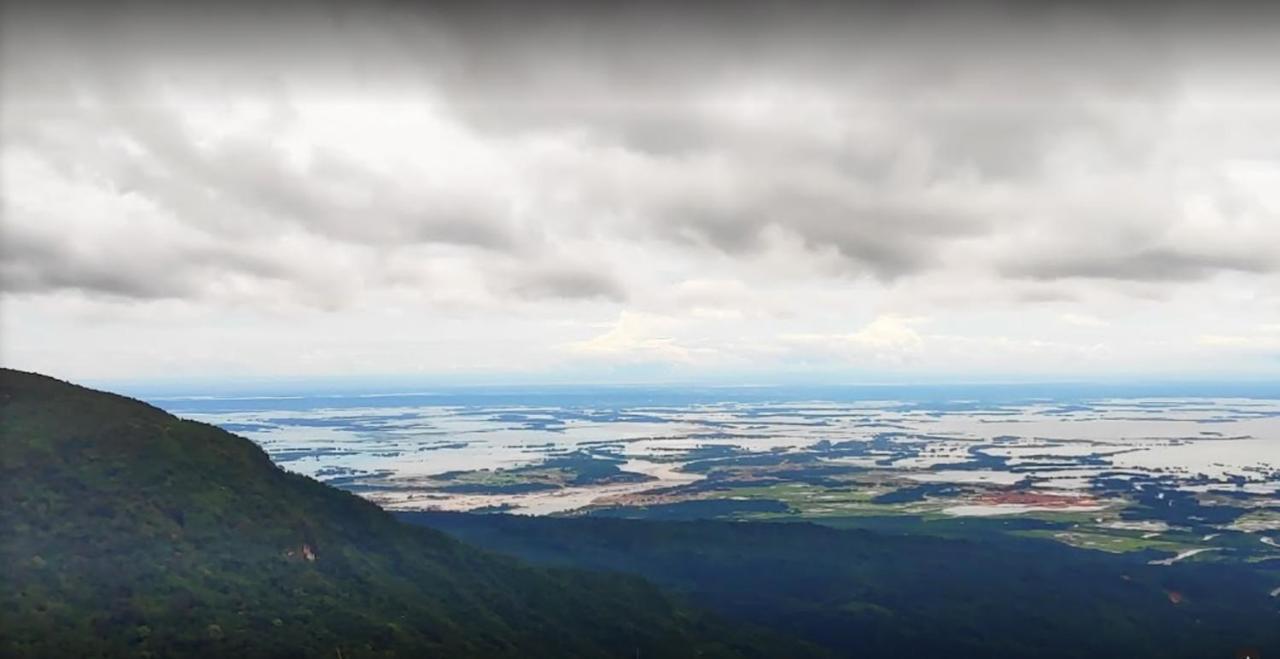 Breiancy Holiday Inn เชร์ราปุนจี ภายนอก รูปภาพ
